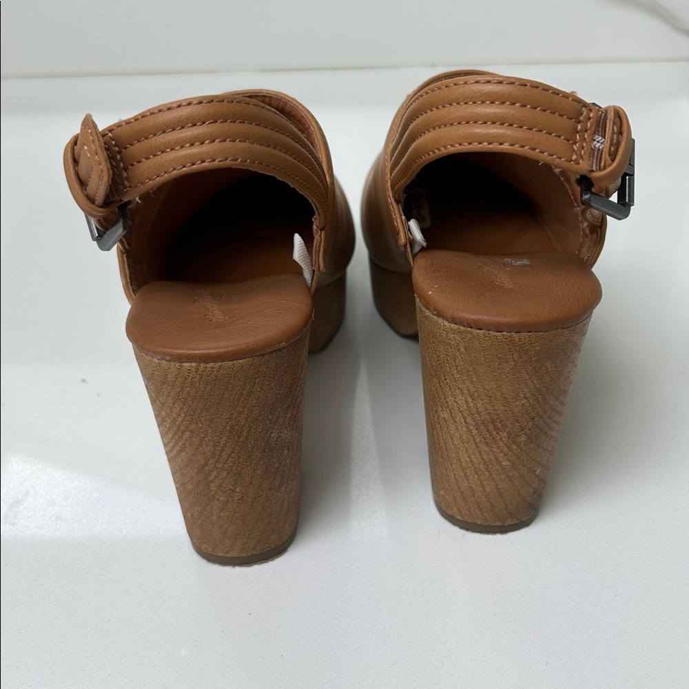 Universal Thread Brown Slingback Platform Clogs - Picture 3 of 5